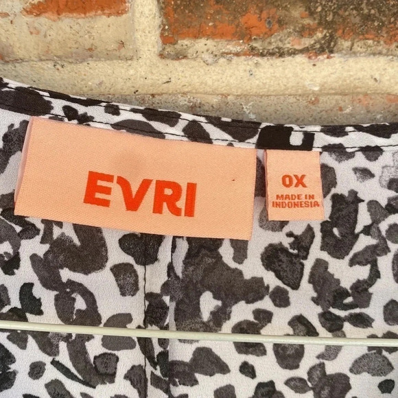 Evri Black and White Leopard Print Popover Blouse - Picture 3 of 9